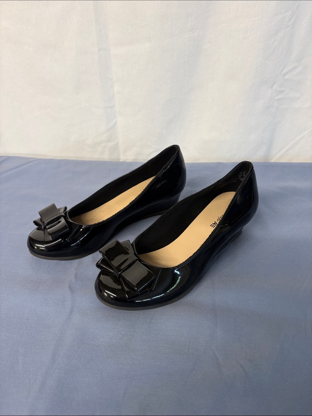 American Eagle  Black Patent Bow Round-Toe Flats kids sz 13